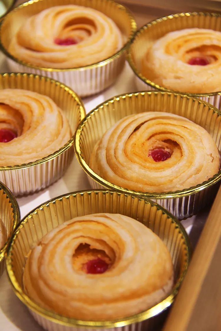 世界首创手工打造的苏东坡明月饼