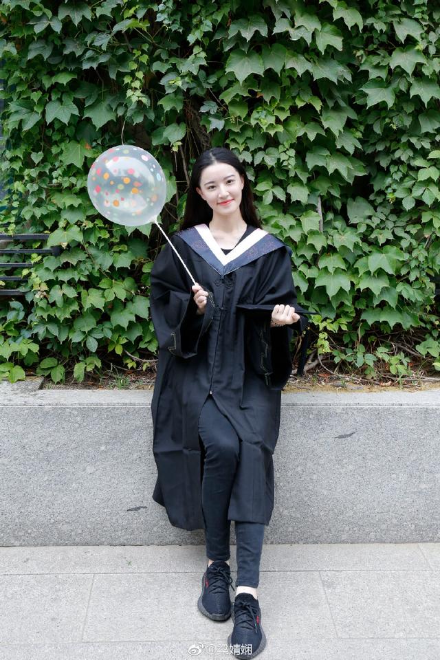 陈星旭前女友小魔仙严莉莉跟班主演绝代双骄却被梁洁压番
