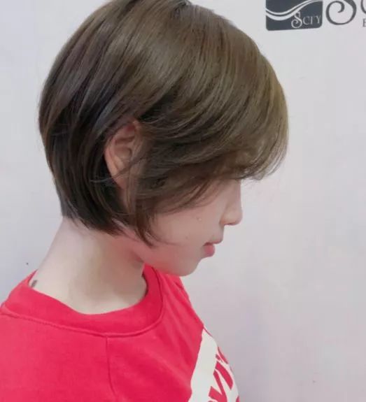发型欣赏今年理发店最热短发