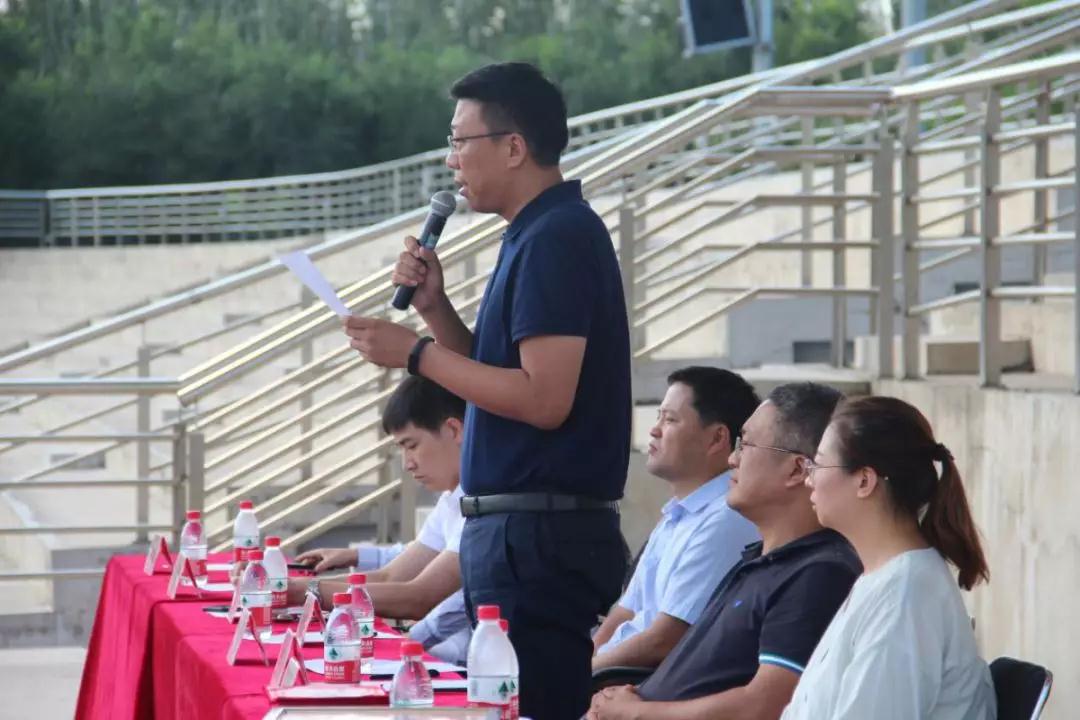 沈阳理工大学继续教育学院博众教学部新生军训汇演今日上午隆重举