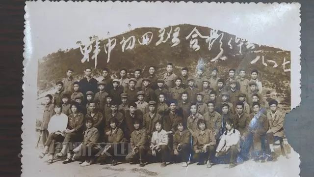 壮丽70年奋斗新时代丨砚山蚌峨乡凹掌村的王廷坤一笔书写不变的初心