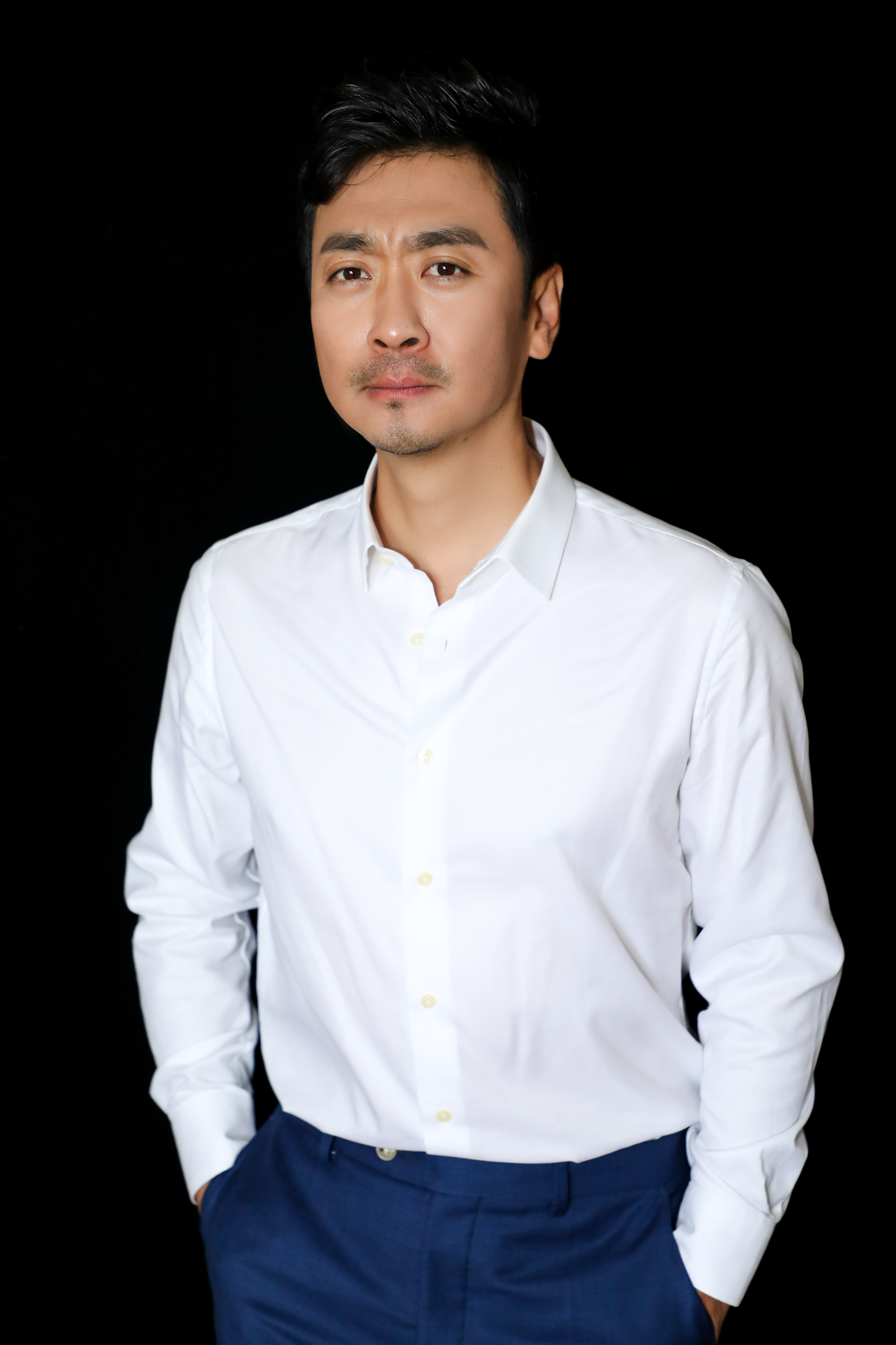 穿衬衫更帅的男艺人鲜肉大叔魅力不同