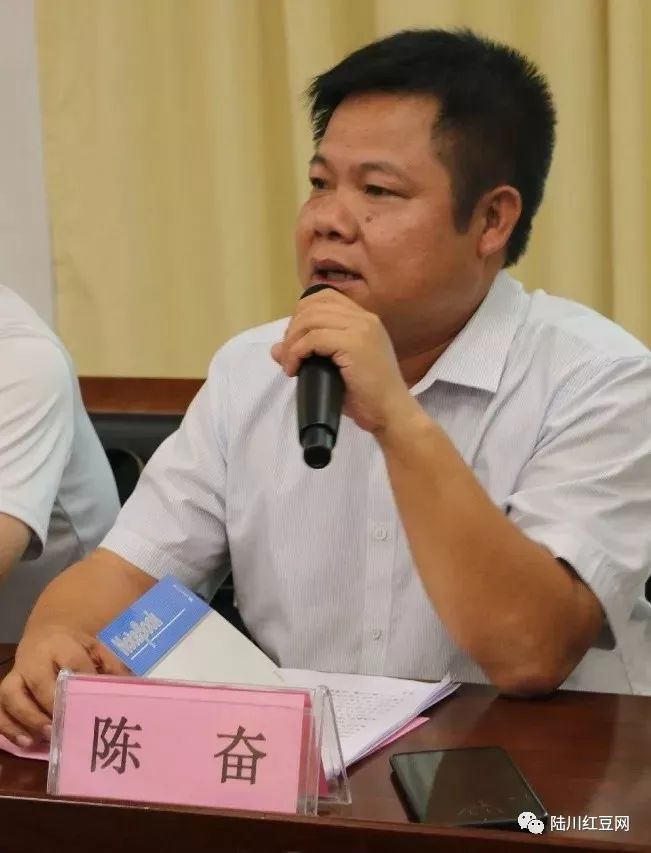 陆川县公安局召开创建"枫桥式公安派出所"群众代表座谈会