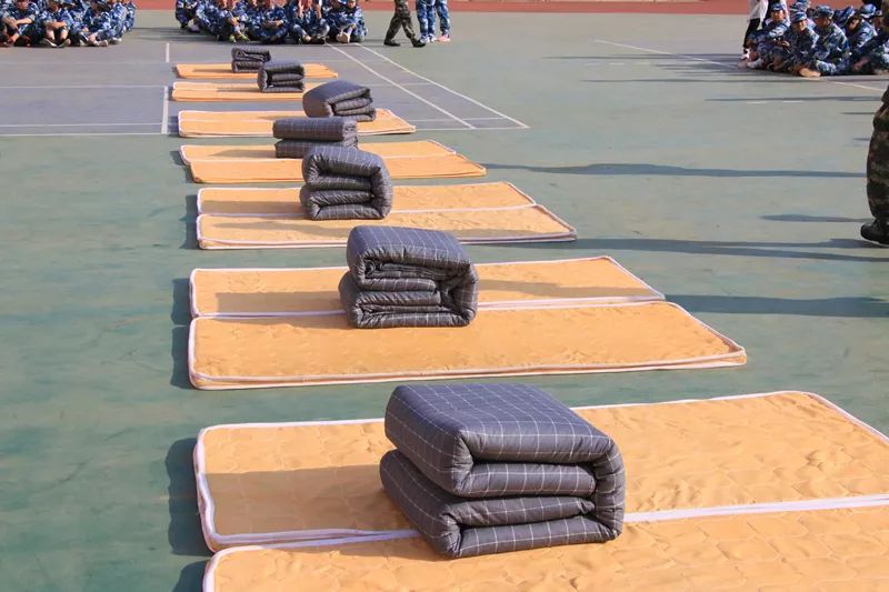 小事情里透着大学问记新生叠军被比赛