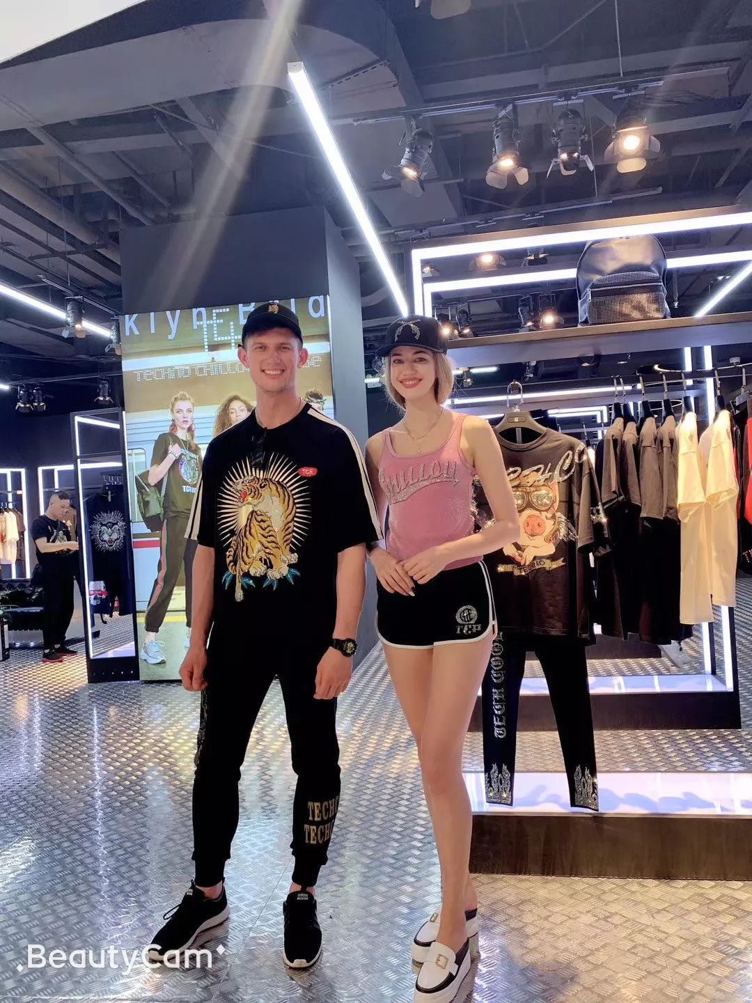 又开一家店国际潮牌tch强势来袭