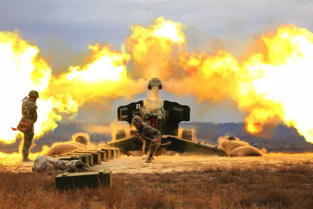 震撼!炮兵实射大片硬核来袭