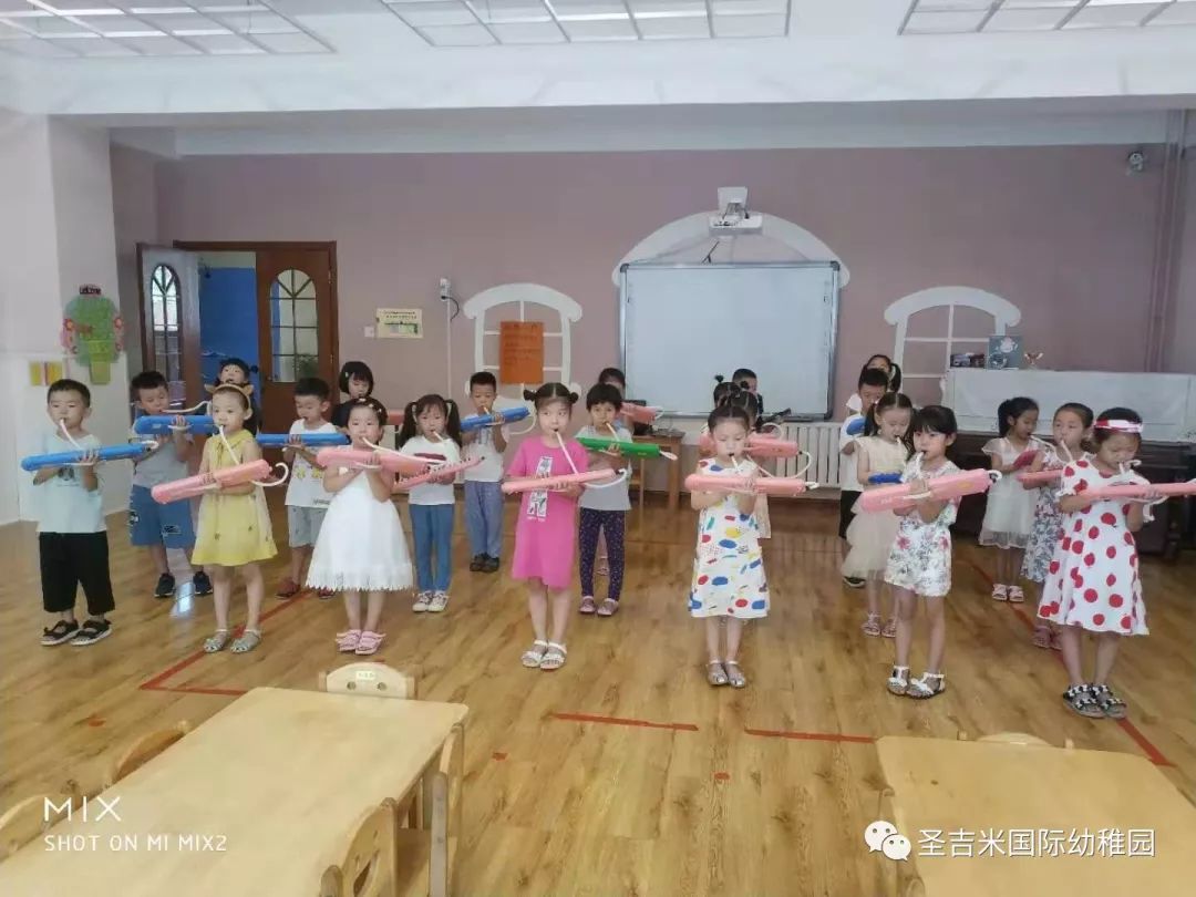 stj圣吉米国际幼稚园意大利之足球文化