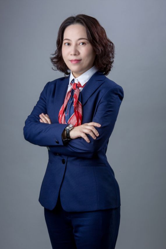 吴超男工作中,吴超男始终保持真诚与勤奋,坚持问需于客户,落实于行动.