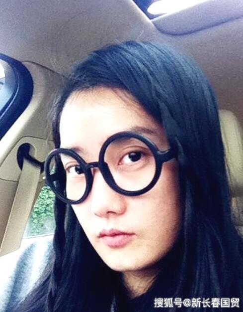 凤凰传奇玲花素颜照曝光,不化妆时原来她长这样!_杨魏玲