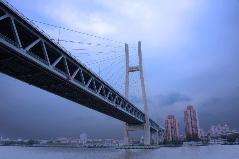 《夕阳落下》作者:郭晋蓉《快乐新疆舞》作者:马秀官《西渡动脉》作者