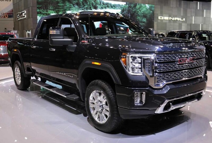 天津港国内5款进口豪华皮卡现状 直降20万 还买猛禽?