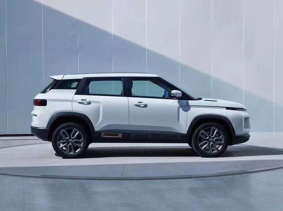 或命名为"icon",吉利又一全新suv刚刚曝光!