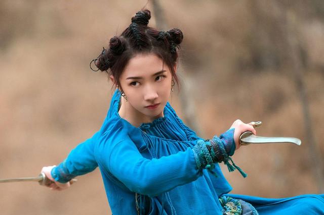 诛仙剧照曝光肖战再现古装造型孟美岐丸子头抢镜