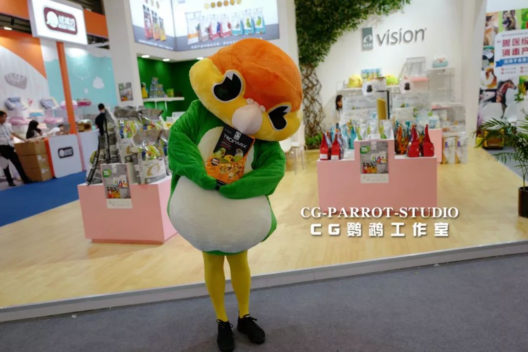 cg鹦鹉工作室2019上海亚宠展的第二天