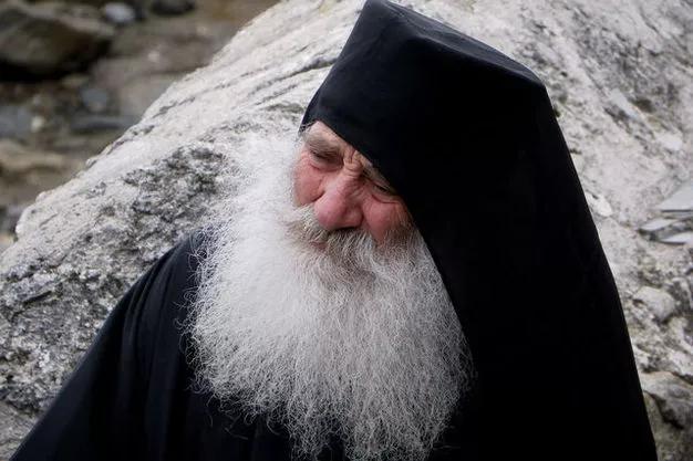 希腊该岛屿禁止女子进入,违者将被处以鞭刑是否合法?_阿陀