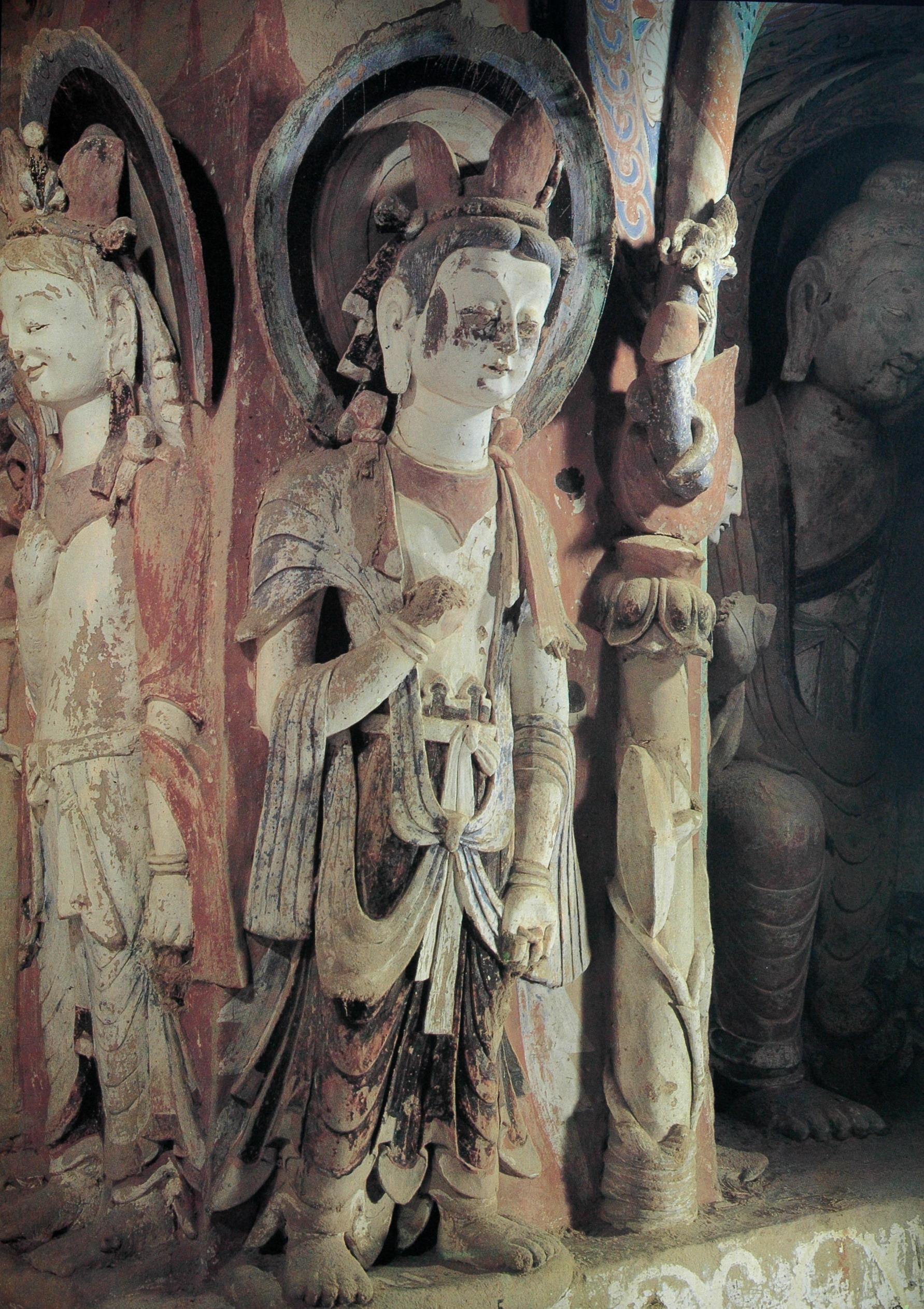 敦煌石窟北周290窟1中心柱佛龛彩塑绕窟一周伎乐飞天高清大图