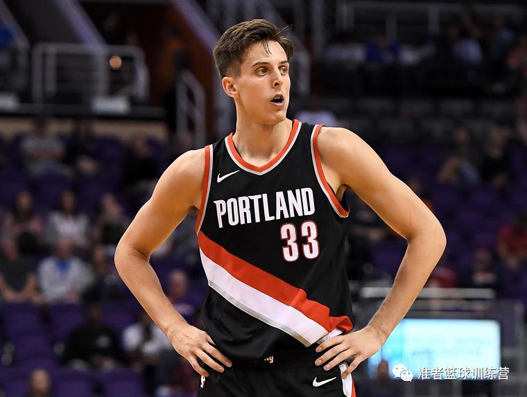 开拓者最帅的球员2米13的他完全可以靠脸吃饭