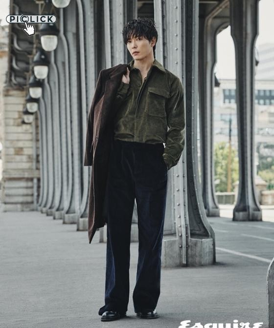 金材昱性感的在巴黎也引人注目西装的定义