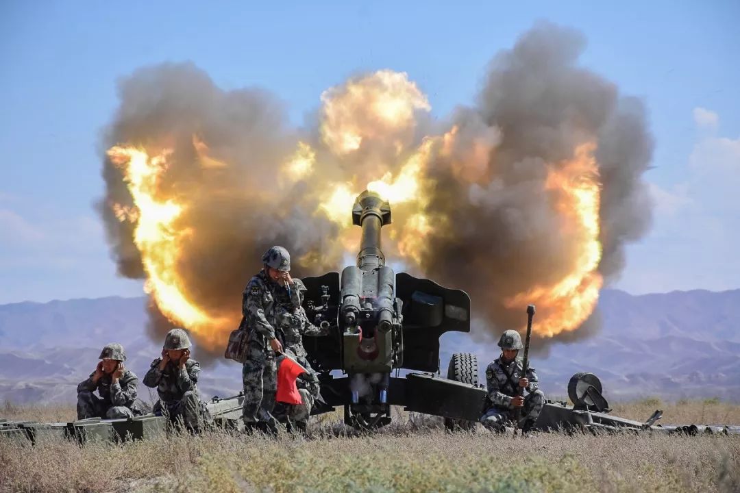 震撼!炮兵实射大片硬核来袭