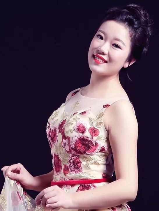 周末公益演出弓弦飞舞小提琴音乐会弦悦周末