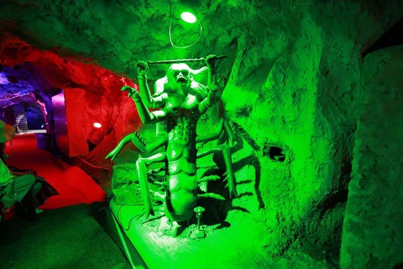 百妖洞中四个西游主题片段如盘丝洞,蜈蚣洞,白骨洞,狮驼岭更是装有