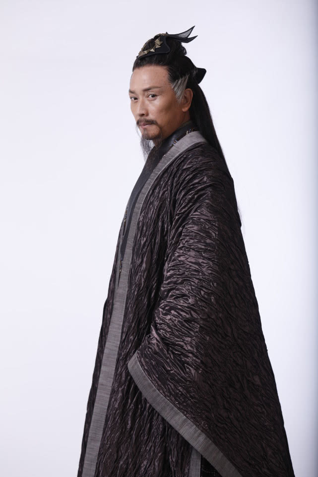 张弓:众里寻您千百度,蓦然回首,已是初秋