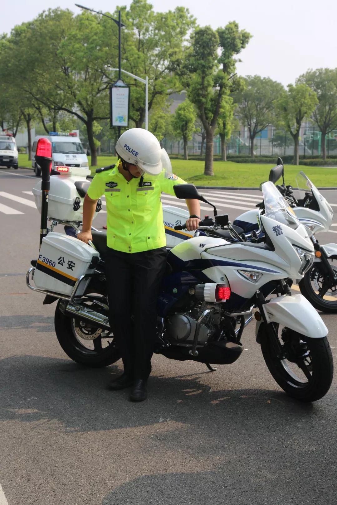 桐乡交警铁骑队训练正火热带你先探秘一波