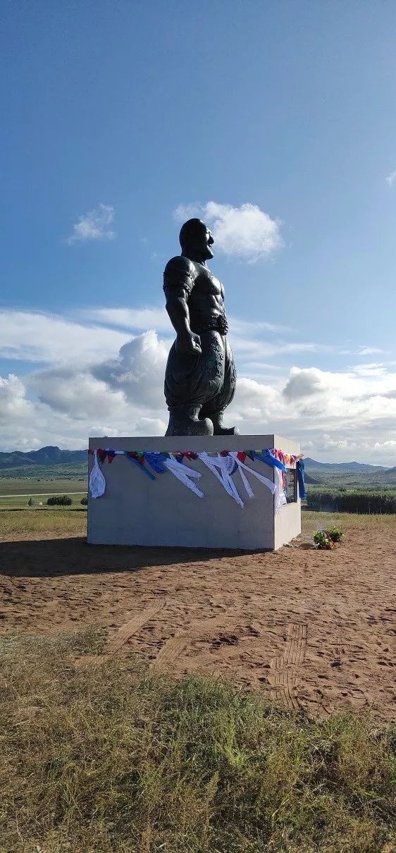 "亚洲巨人"呼日嘎,终于回到母亲的怀抱!_内蒙古