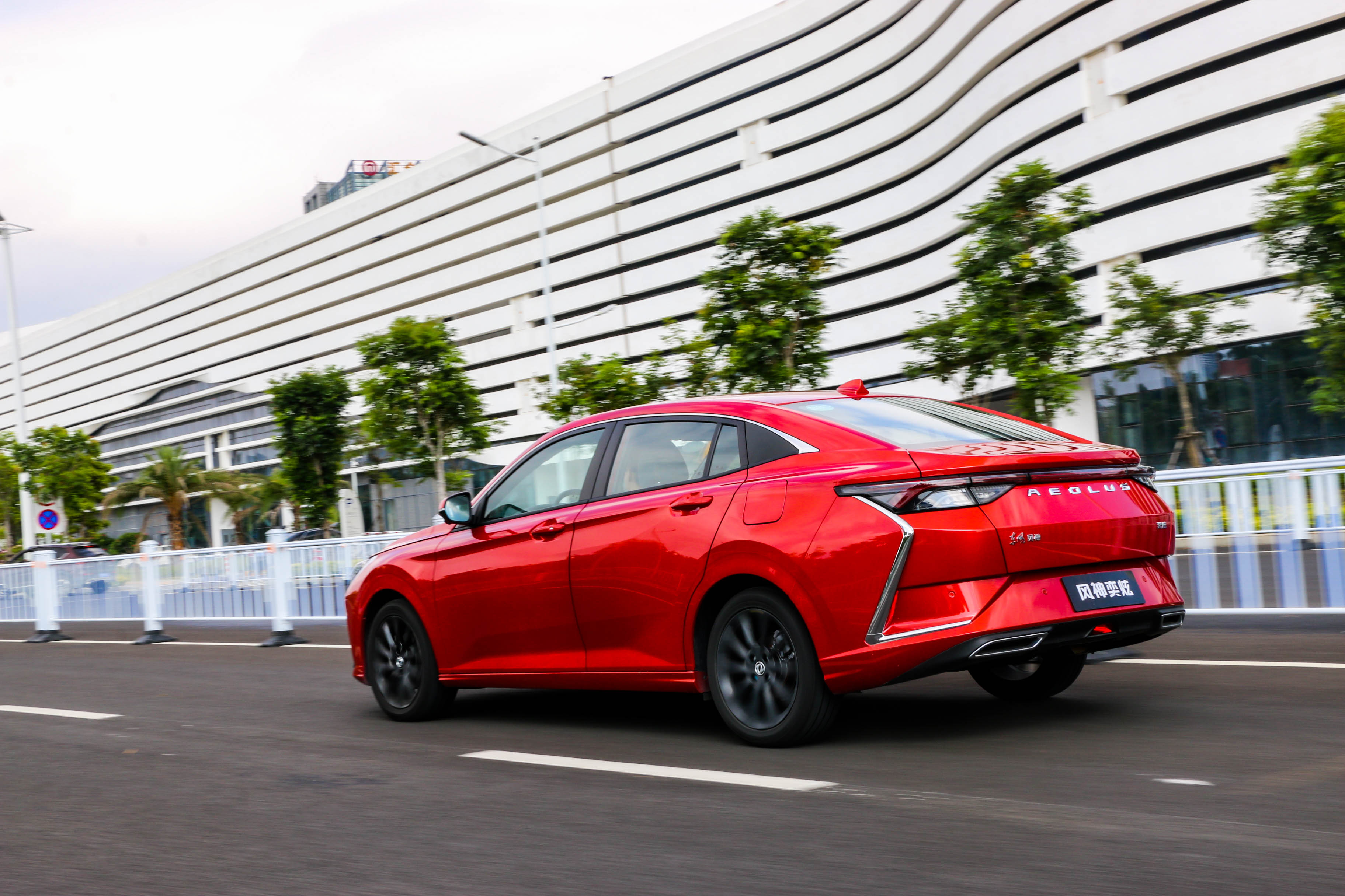 三个优点一个缺点主打90后群体的东风风神奕炫真的懂年轻人吗