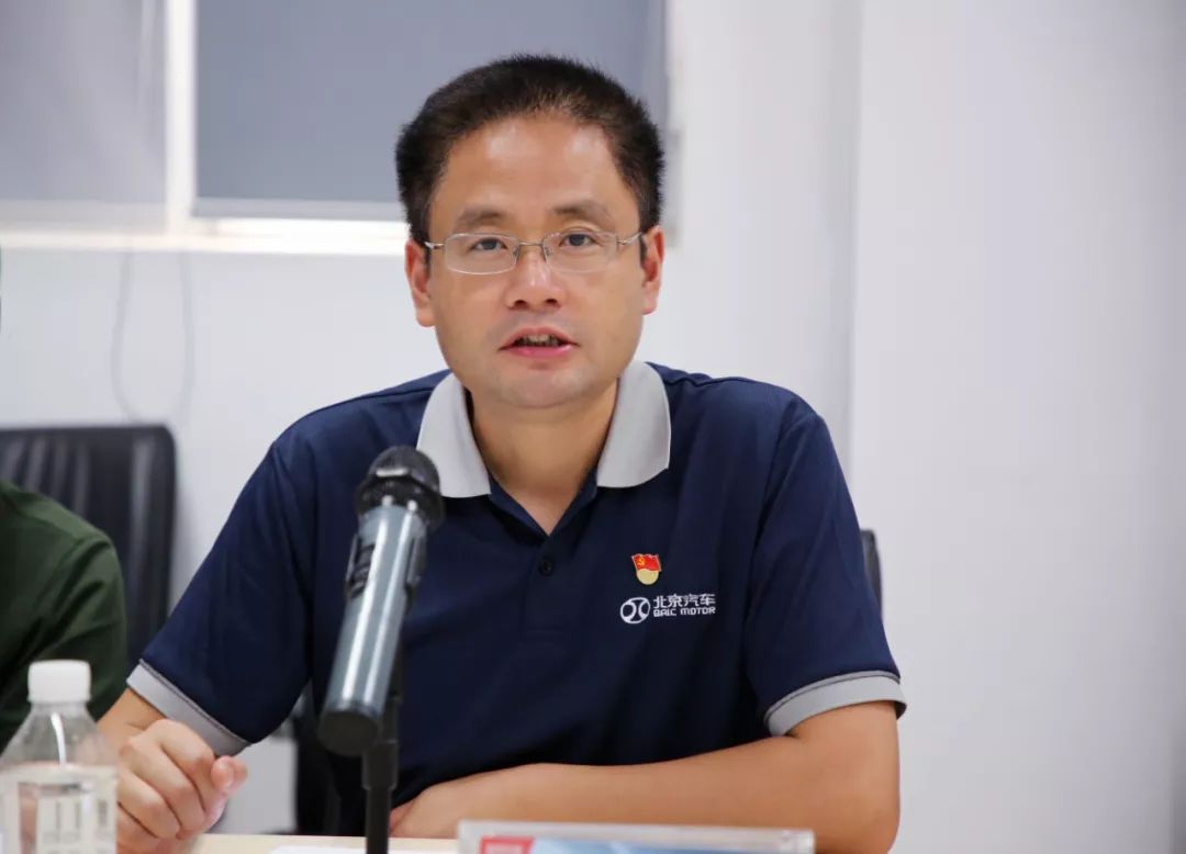 生产制造二部吴端华,生产制造一部谭圆林,生产技术部罗国彪分别代表