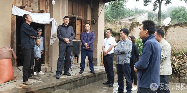 赵卫东暗访督查秦安县脱贫攻坚工作