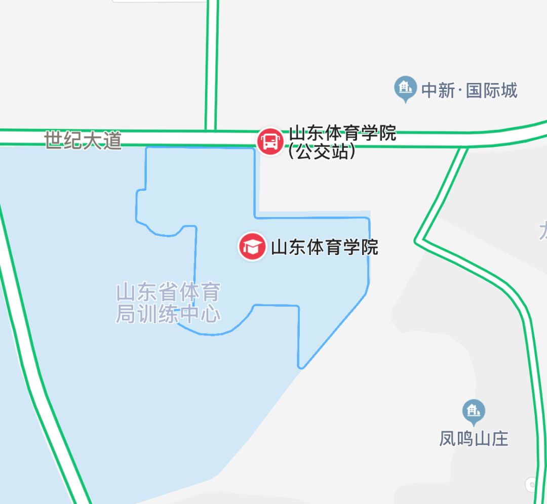 山東體育學院位於鳳凰山下,世紀大道旁,山清水秀,交通便利學校環境