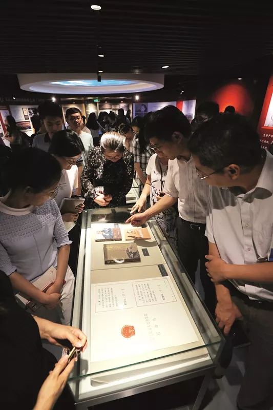 宝藏人民检察第一门等都在香山脚下的检察博物馆里