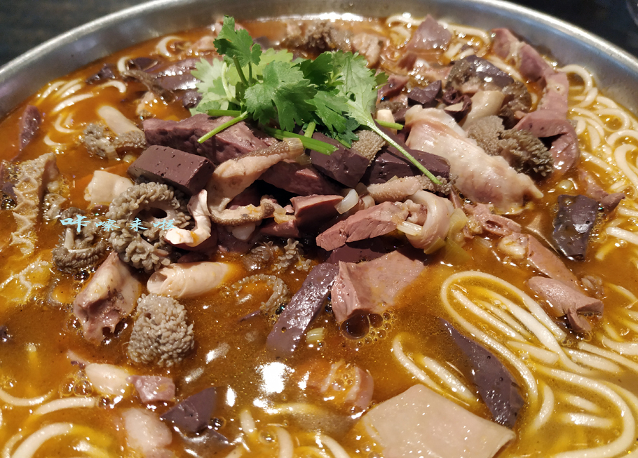 在大同品美食看云冈石窟住不失眠的酒店偶遇穿越来的姑娘