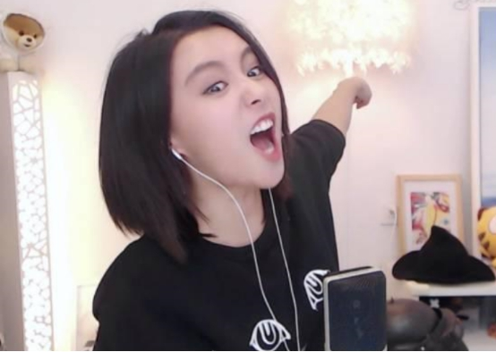 秃头少女团子终于忍受不了粉丝的嘲讽果断去植发了