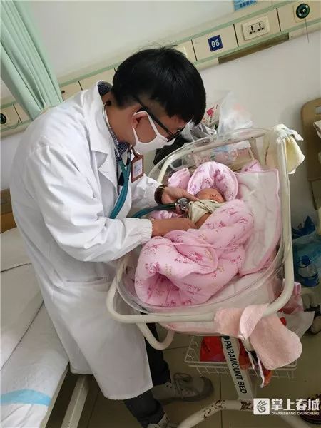 为儿童健康保驾护航的区医院儿科医生李旺