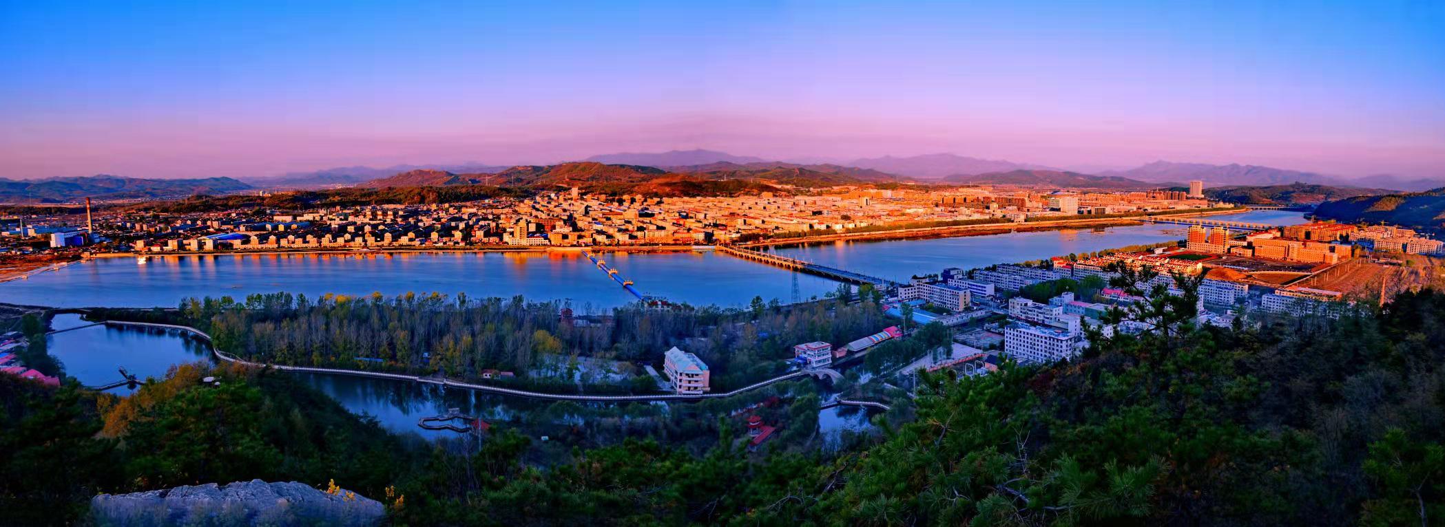 在辽宁省鞍山市岫岩满族自治县大房身镇大甸子村,73岁的玉石愚公赵云