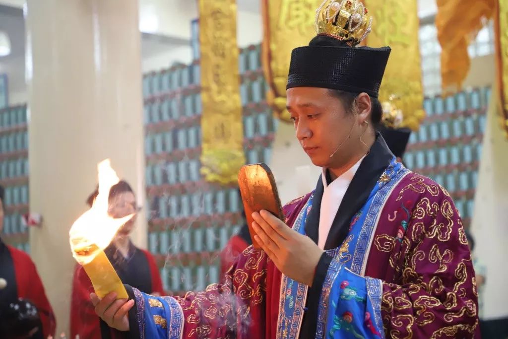 视频图集北京白云观主法新加坡三清宫超度大法会荡秽