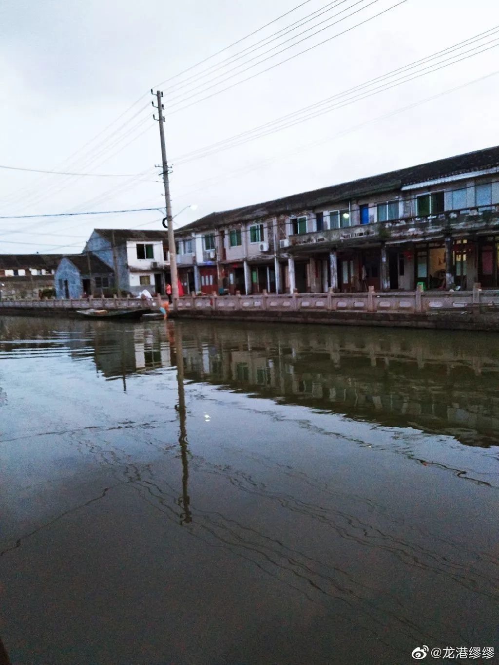 龙港象中白沙河竟然也拍出了江南水乡的风韵
