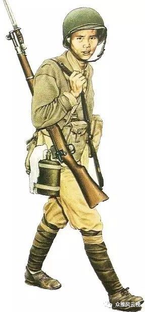 各地方部队,注意最下面的滇军士兵戴法式头盔淮海战役中的解放军,依然