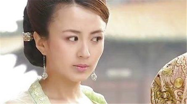 至尊红颜徐盈盈妆容一如既往的清纯干净腹黑只在一个眼神间
