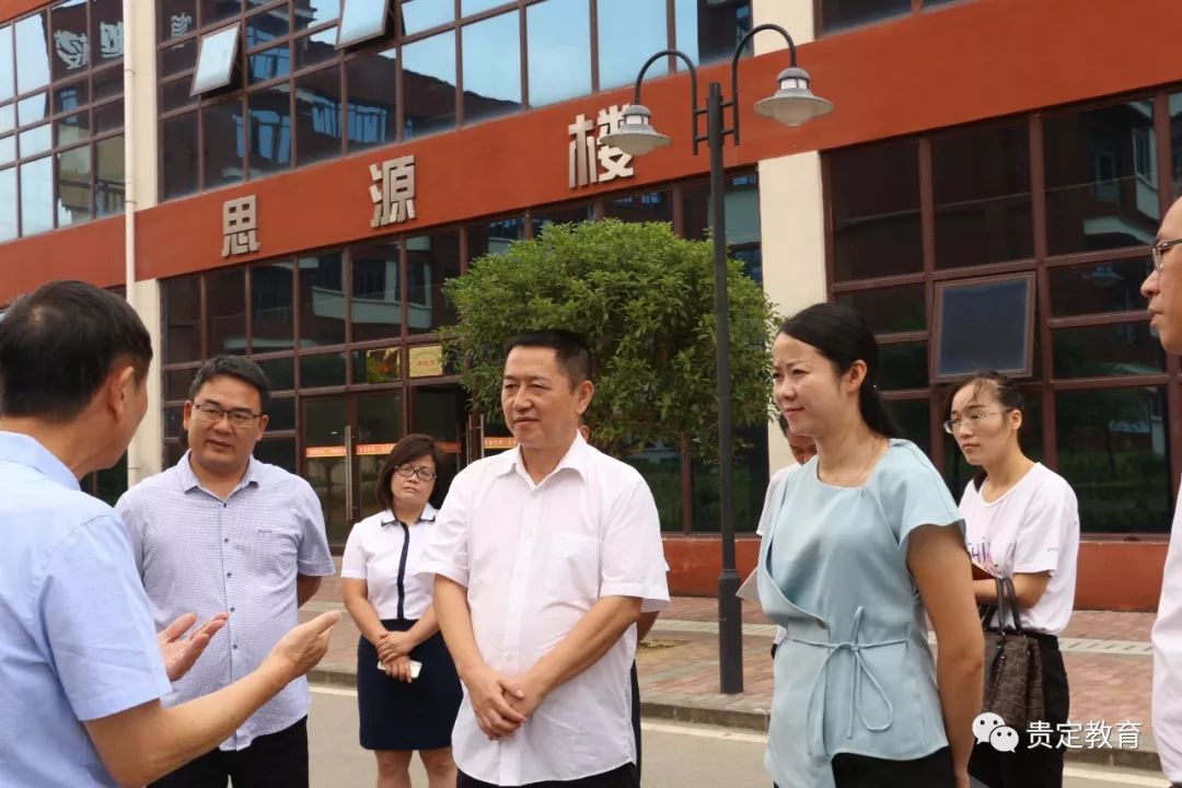 奋进之笔副州长胡晓剑到树人中学调研开学准备校园安全及校农结合工作