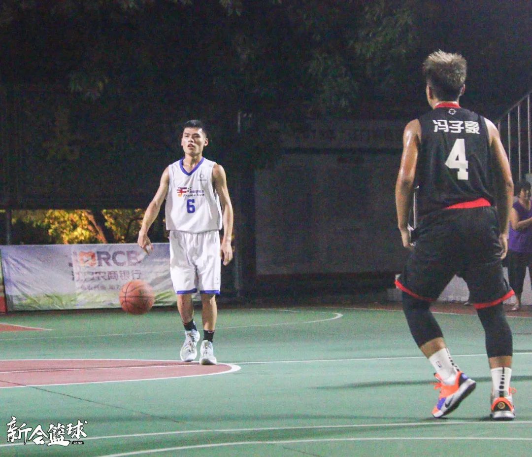 心熙茶业5号阮江峰拿到26分6篮板,16号李文杰15分,4号冯子豪12分,5号