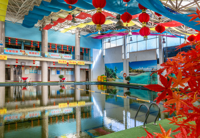 110元抢购秦龙温泉水上乐园成人票含自助午餐 晚餐