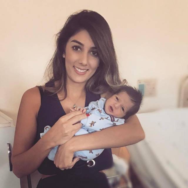 原创高拉特陪妻子广州待产双胞胎儿子将出世有望和父亲一起当中国人