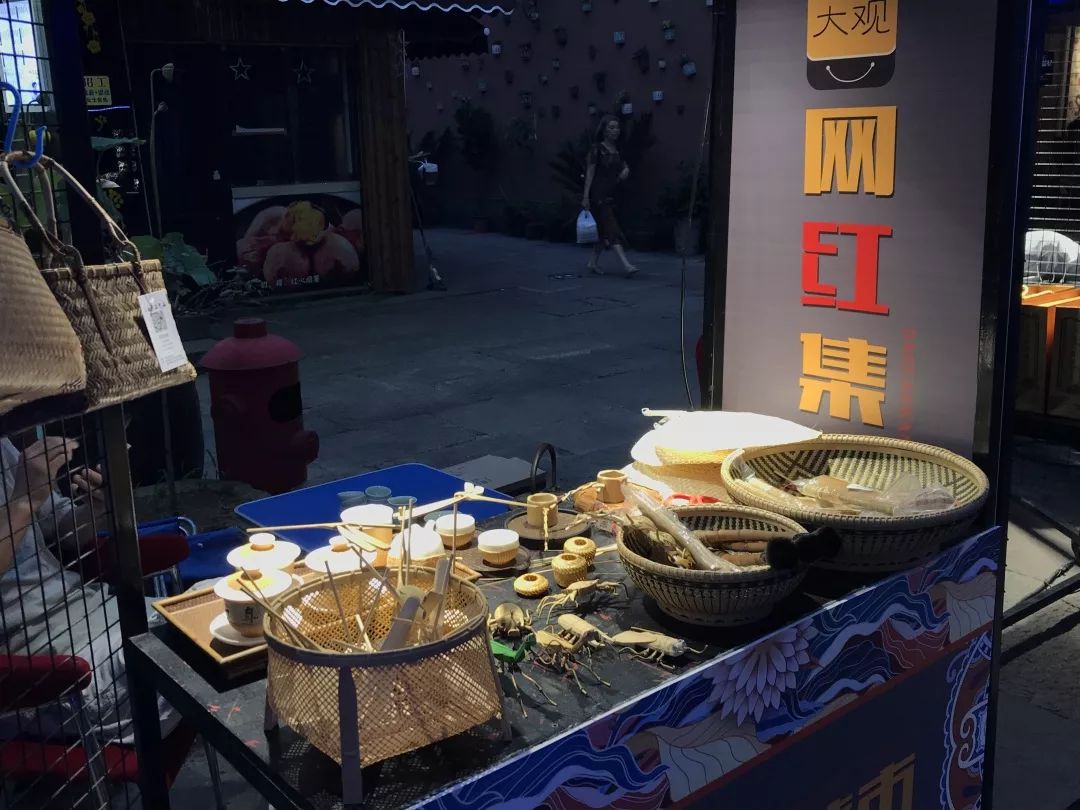 第二届大观网红集市开市,人气已经爆棚!_摊位