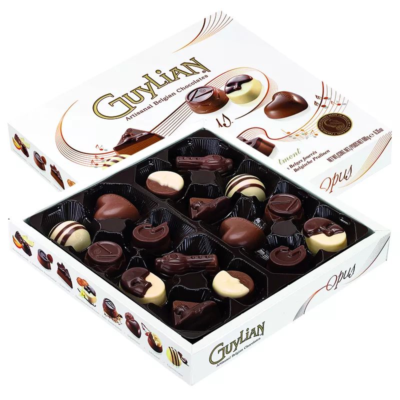 "月光"只是吉利莲歌剧巧克力其中的一种口味每一盒歌剧巧克力都有八种