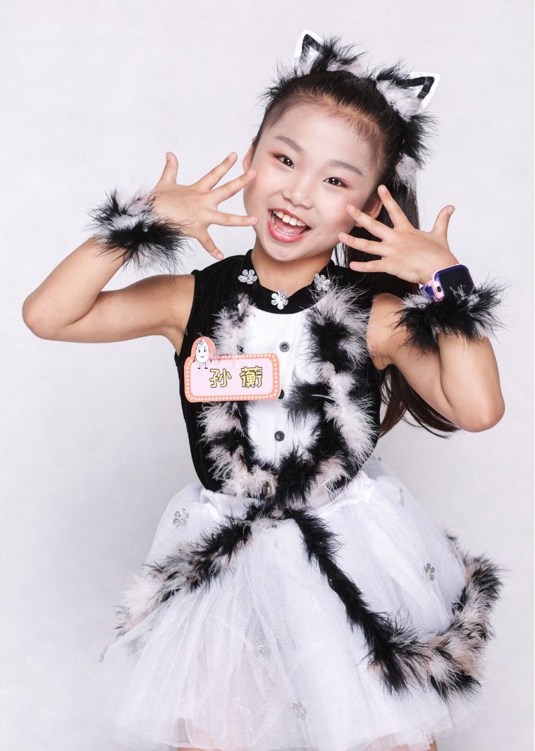 小天才电话手表《加油饭米粒》两集连播,歌舞不断,欢笑不停,我们精彩