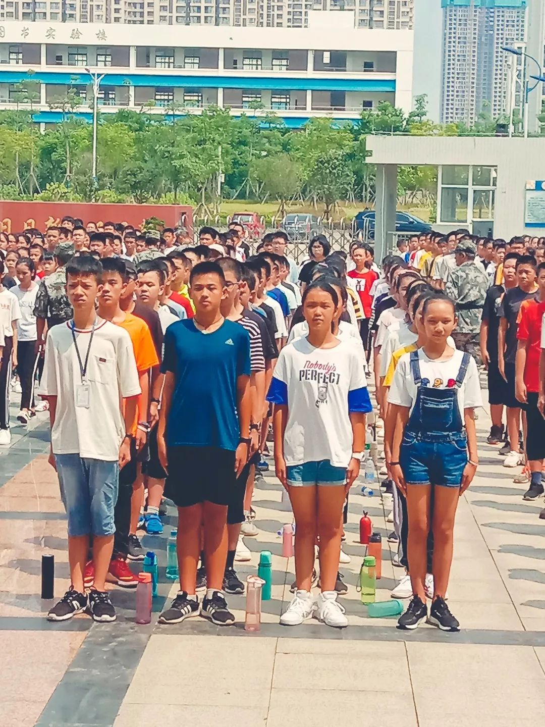 2019燕巍新的起航柳铁一中初中部新生军训第一天