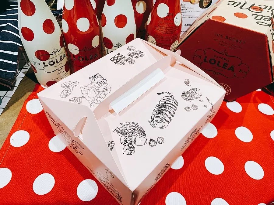 夏日终结这个手绘蛋糕盒不一般丨abccookingstudio